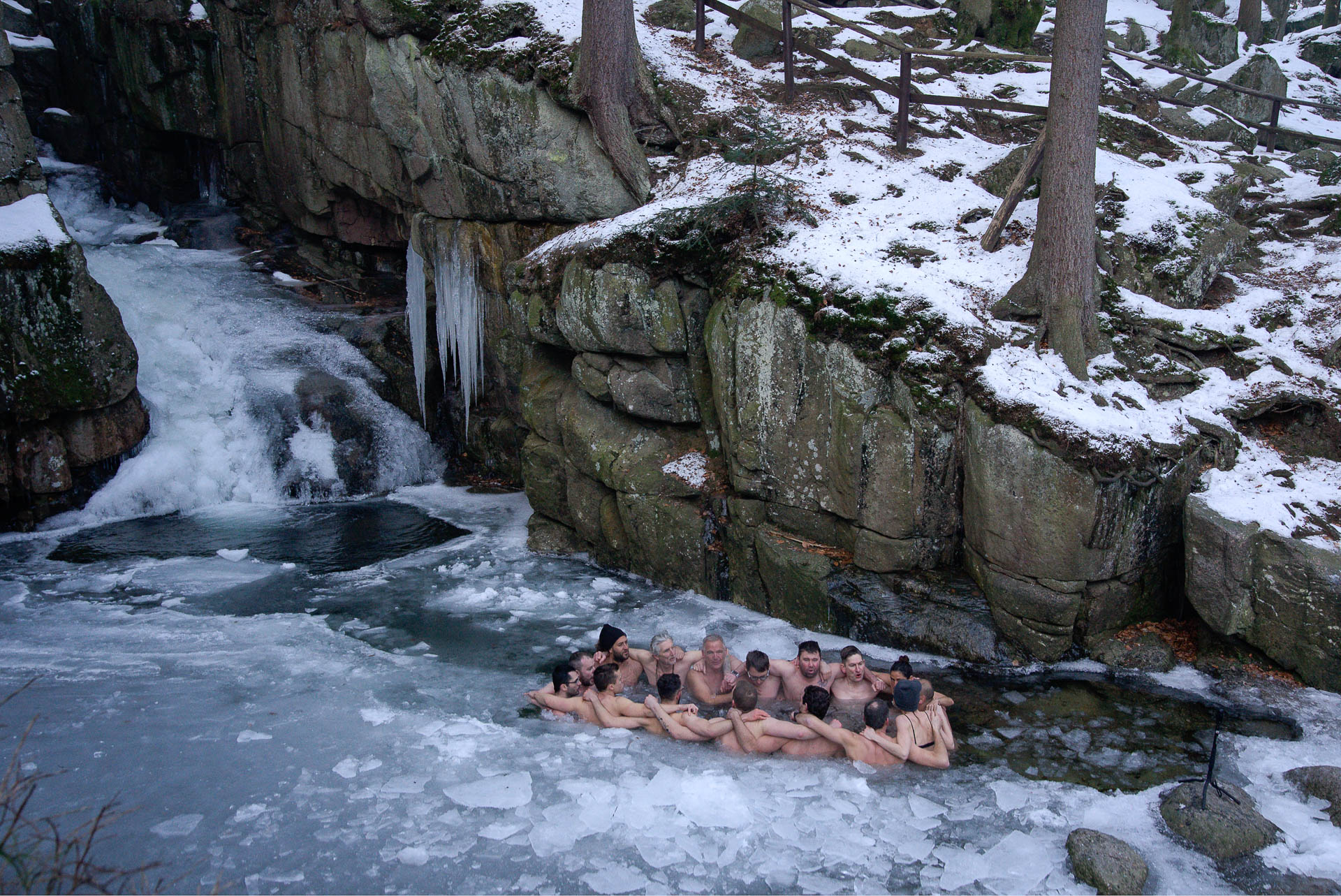 TrishaGroup_Waterfall_Przesieka_AnnaGG_73
